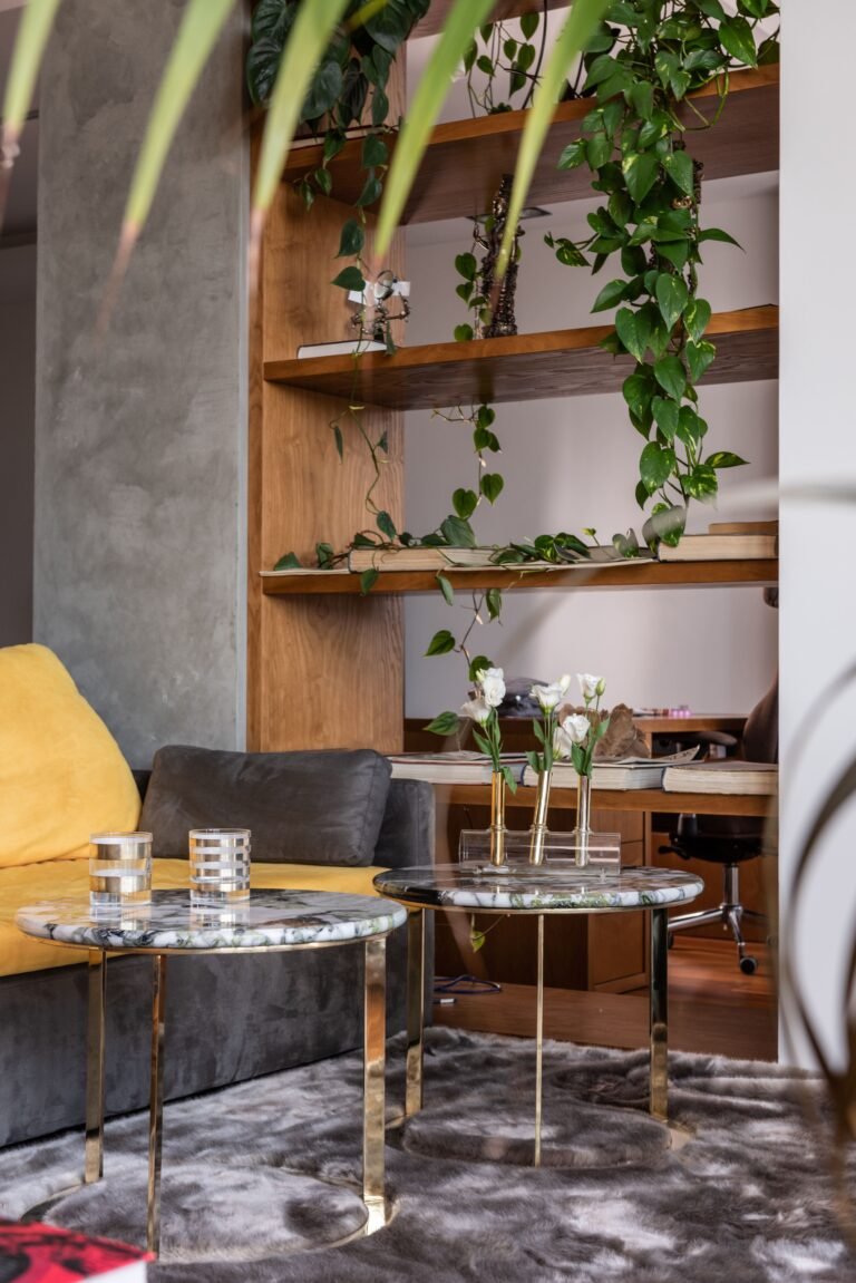 Styling a Coffee Table Secrets Interior Designers Never Tell You (For Free)