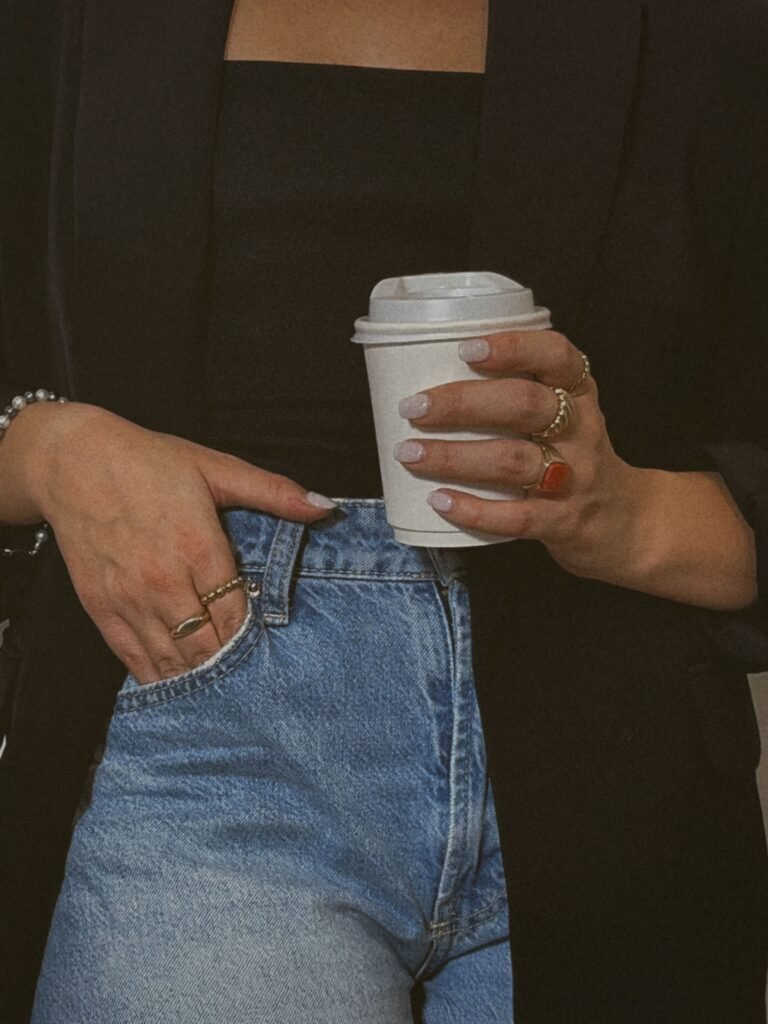 Effortless Casual Blazer Looks That Never Look Overdressed